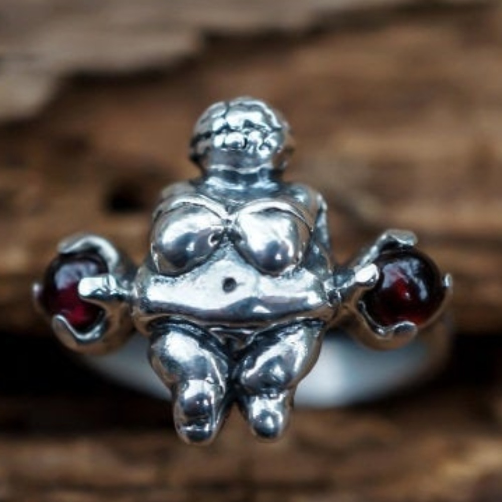 Goddess of Willendorf Ring .925 Sterling Silver w/ 2 genuine Garnet gems USA - Picture 1 of 15